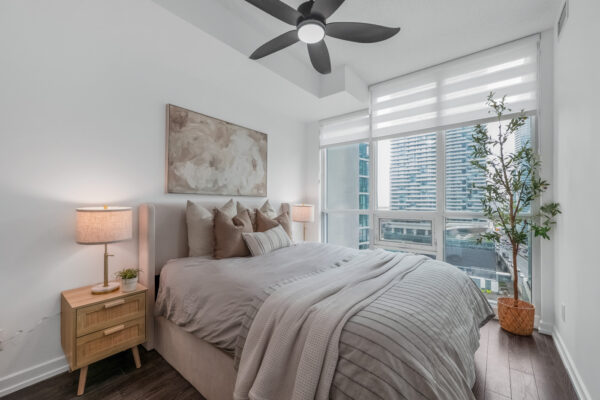 18-Harbour-Street-#1801-Toronto-Web-Salisbury-21