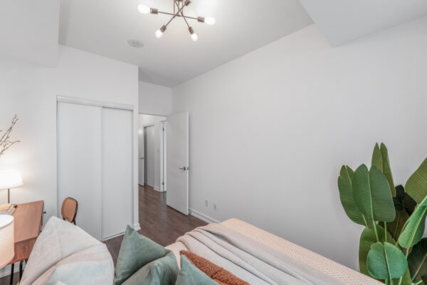 18-Harbour-Street-#1801-Toronto-Web-Salisbury-28