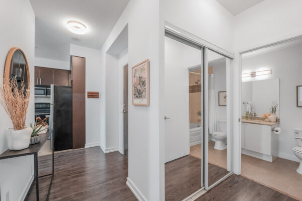 18-Harbour-Street-#1801-Toronto-Web-Salisbury-29