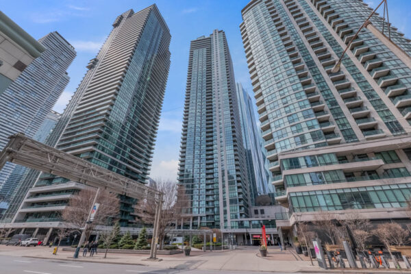 18-Harbour-Street-#1801-Toronto-Web-Salisbury-3