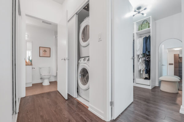 18-Harbour-Street-#1801-Toronto-Web-Salisbury-32