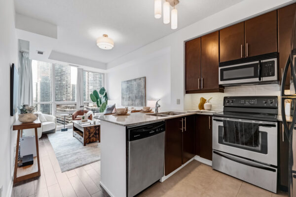 18-Harbour-Street-#1801-Toronto-Web-Salisbury-7