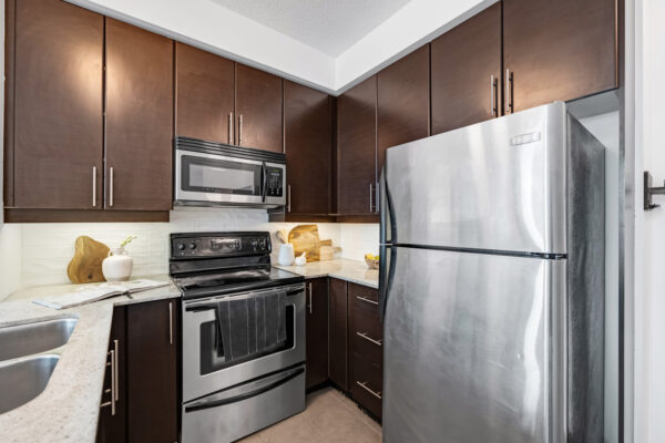 18-Harbour-Street-#1801-Toronto-Web-Salisbury-9