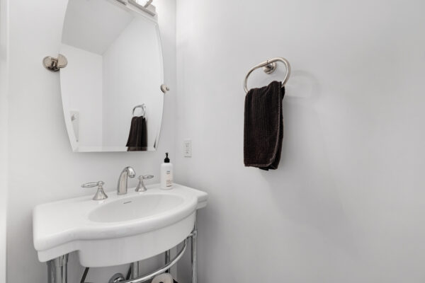 189-Bedford-Park-Avenue-Toronto-Web-Salisbury-32