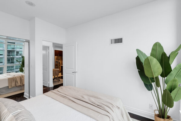 1910-Lake-Shore-Boulevard-W-#LPH6-Toronto-Web-Salisbury-24