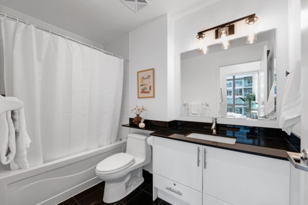 1910-Lake-Shore-Boulevard-W-#LPH6-Toronto-Web-Salisbury-25