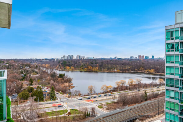 1910-Lake-Shore-Boulevard-W-#LPH6-Toronto-Web-Salisbury-31
