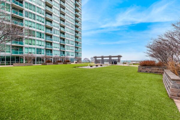 1910-Lake-Shore-Boulevard-W-#LPH6-Toronto-Web-Salisbury-42