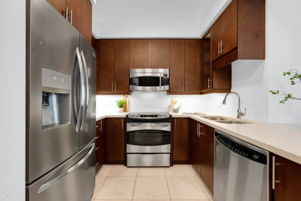 1910-Lake-Shore-Boulevard-W-#LPH6-Toronto-Web-Salisbury-7