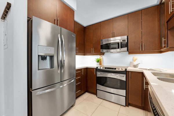 1910-Lake-Shore-Boulevard-W-#LPH6-Toronto-Web-Salisbury-8