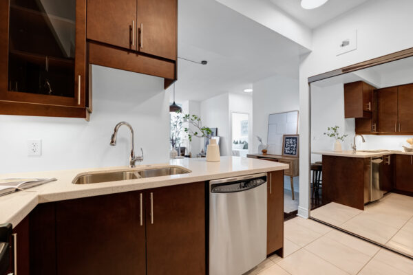 1910-Lake-Shore-Boulevard-W-#LPH6-Toronto-Web-Salisbury-9