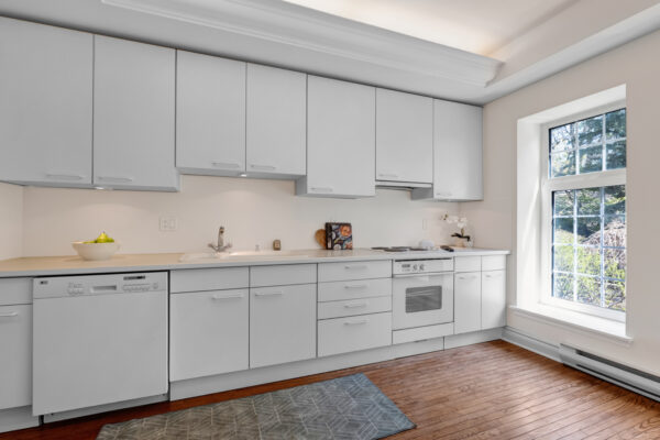 2-Doncliffe-Place-#201B-Toronto-Web-Salisbury-21
