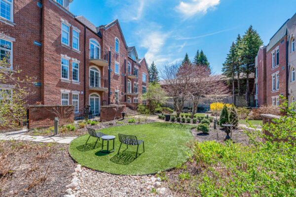 2-Doncliffe-Place-#201B-Toronto-Web-Salisbury-54