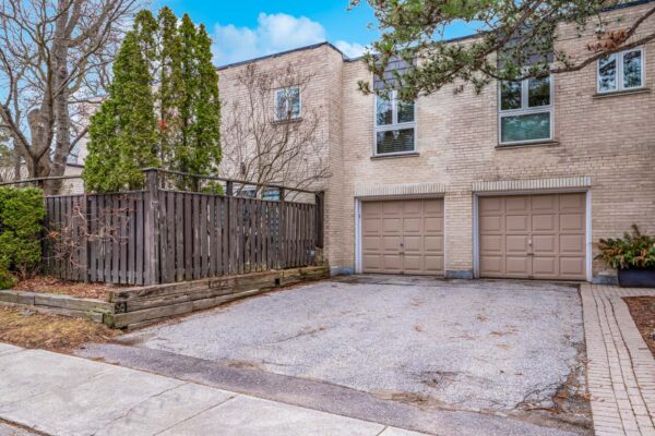 34-Sugar-Millway-Toronto-Exterior-Web-Salisbury-15