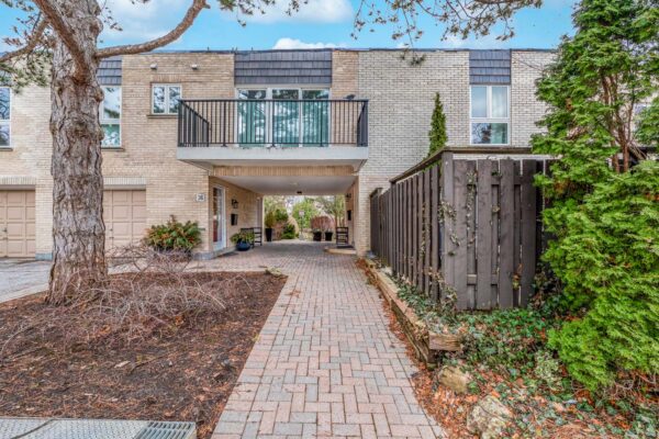 34-Sugar-Millway-Toronto-Exterior-Web-Salisbury-5