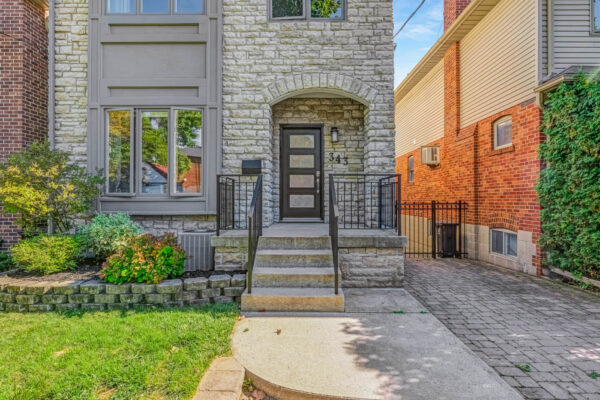 343-Sutherland-Drive-Toronto-Web-Salisbury-Summer-9