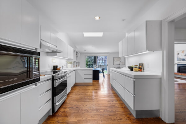 361-Lytton-Boulevard-Toronto-Web-Salisbury-24