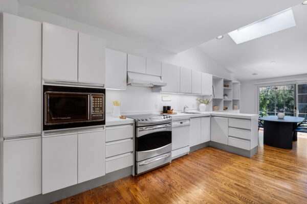 361-Lytton-Boulevard-Toronto-Web-Salisbury-25