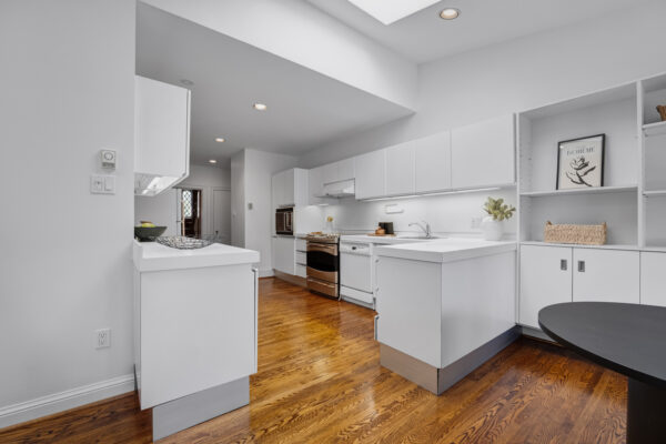 361-Lytton-Boulevard-Toronto-Web-Salisbury-28