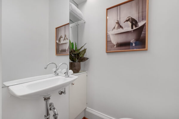 361-Lytton-Boulevard-Toronto-Web-Salisbury-39