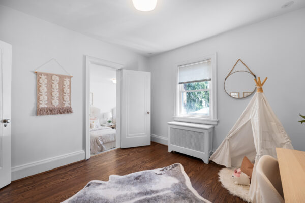 361-Lytton-Boulevard-Toronto-Web-Salisbury-50