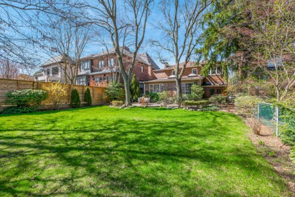 361-Lytton-Boulevard-Toronto-Web-Salisbury-70