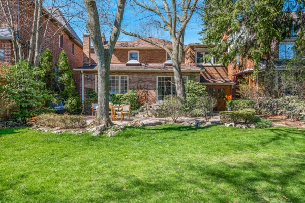 361-Lytton-Boulevard-Toronto-Web-Salisbury-78