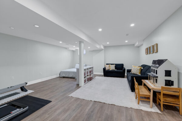 529-Pelletier-Court-Newmarket-Web-Salisbury-47