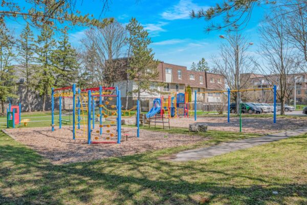 97-Poplar-Crescent-Aurora-Web-Salisbury-62