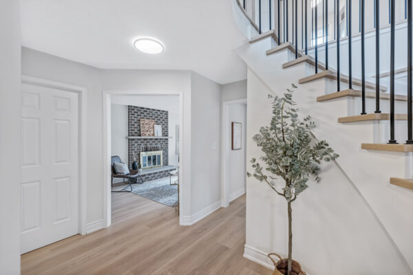 1204-Maple-Gate-Crescent-Pickering-Web-Salisbury-12
