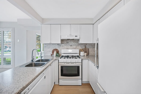 1204-Maple-Gate-Crescent-Pickering-Web-Salisbury-18