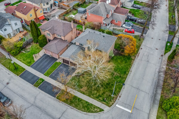 1204-Maple-Gate-Crescent-Pickering-Web-Salisbury-2