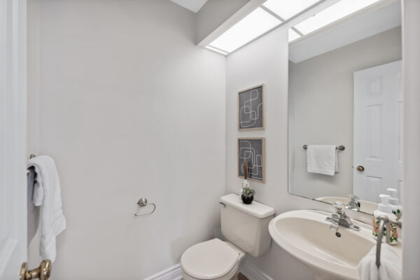 1204-Maple-Gate-Crescent-Pickering-Web-Salisbury-32