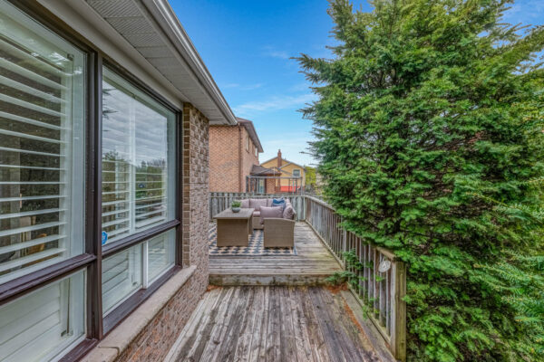 1204-Maple-Gate-Crescent-Pickering-Web-Salisbury-55