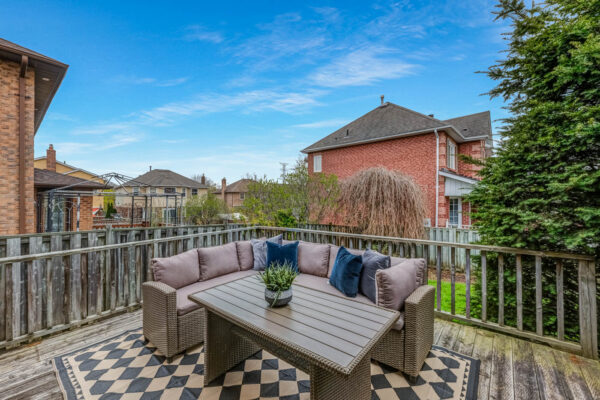 1204-Maple-Gate-Crescent-Pickering-Web-Salisbury-56