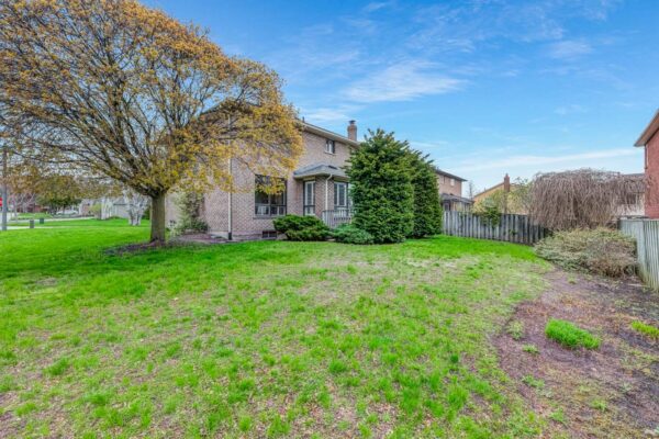 1204-Maple-Gate-Crescent-Pickering-Web-Salisbury-59