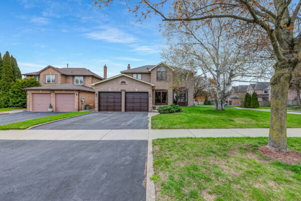 1204-Maple-Gate-Crescent-Pickering-Web-Salisbury-6