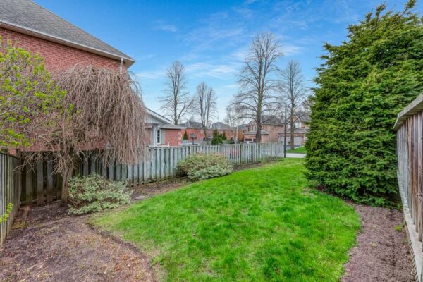 1204-Maple-Gate-Crescent-Pickering-Web-Salisbury-61