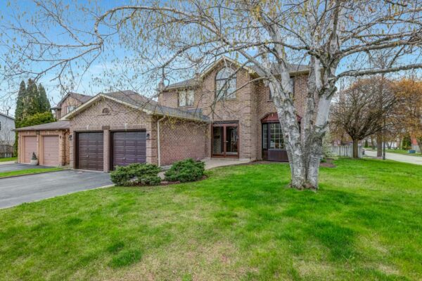 1204-Maple-Gate-Crescent-Pickering-Web-Salisbury-7