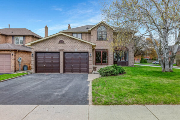 1204-Maple-Gate-Crescent-Pickering-Web-Salisbury-8