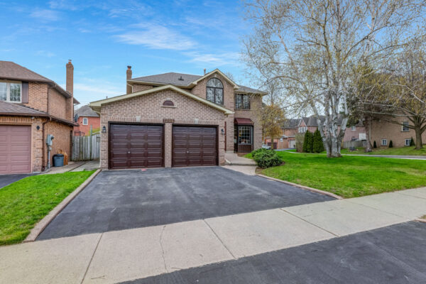 1204-Maple-Gate-Crescent-Pickering-Web-Salisbury-9