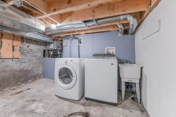 14-Whitaker-Avenue-Toronto-Web-Salisbury-35
