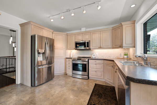 147-Verobeach-Boulevard-Toronto-Web-Salisbury-23