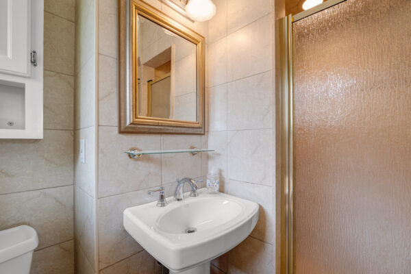 147-Verobeach-Boulevard-Toronto-Web-Salisbury-33