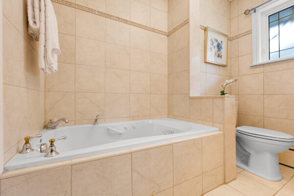 147-Verobeach-Boulevard-Toronto-Web-Salisbury-38