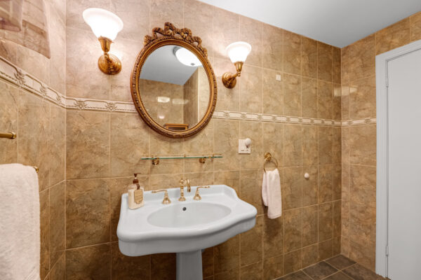 147-Verobeach-Boulevard-Toronto-Web-Salisbury-48