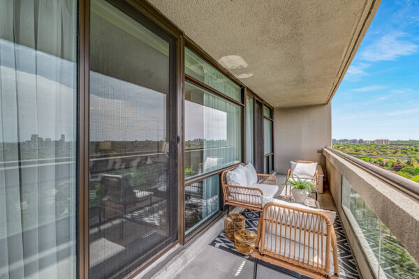 1555-Finch-Avenue-East-#1907-Toronto-Web-Salisbury-44