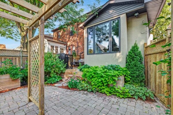 279-Brookdale-Avenue-Toronto-Web-Salisbury-60