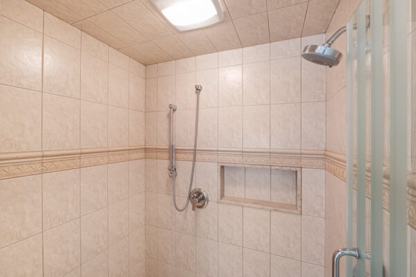 46-Esgore-Drive-Toronto-Web-Salisbury-38