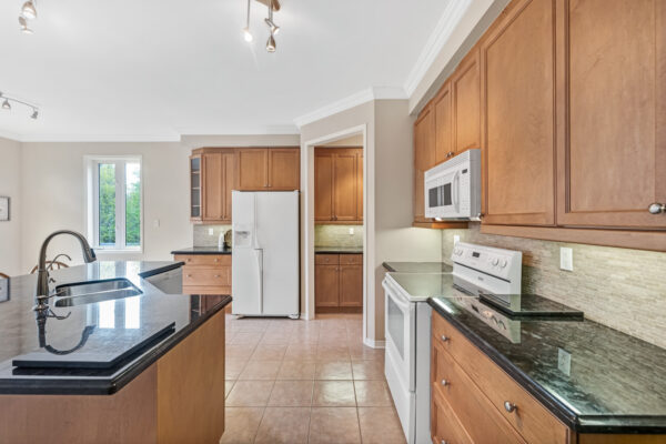 50-Button-Crescent-Uxbridge-Web-Salisbury-20